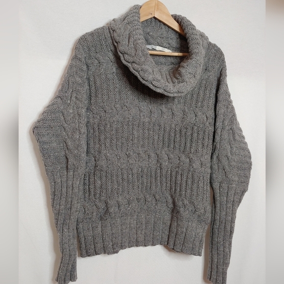 Athleta Chunky Cable Knit Wool‎ Cashmere Long Sleeve Cowl Neck Sweater Medium M - Picture 4 of 9